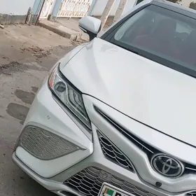 Toyota Camry 2018