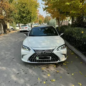 Lexus ES 350 2022