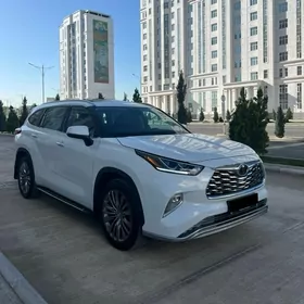 Toyota Highlander 2020