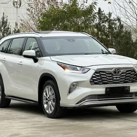 Toyota Highlander 2021