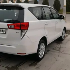 Toyota Innova 2019