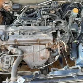 nissan motor 2400