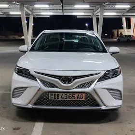 Toyota Camry 2019