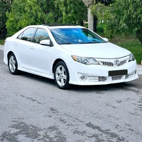 Toyota Camry 2012