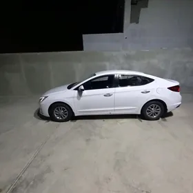 Hyundai Elantra 2019