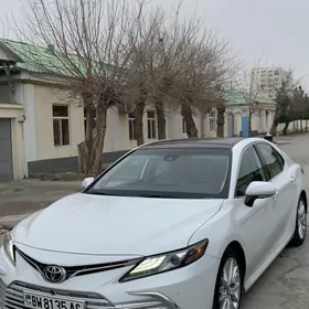 Toyota Camry 2021