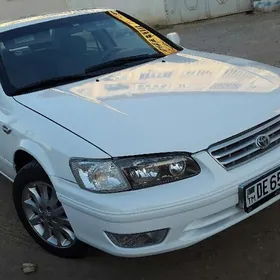 Toyota Camry 2000