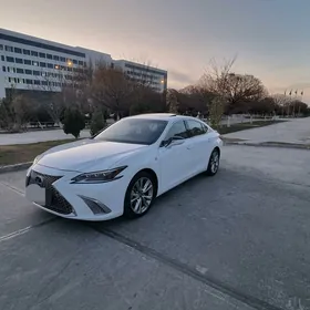 Lexus ES 350 2019