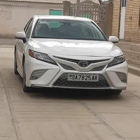 Toyota Camry 2020