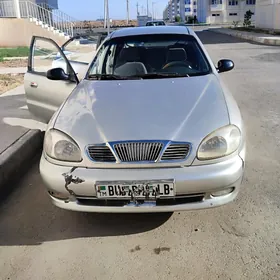 Daewoo Leganza 2001