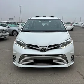 Toyota Sienna 2018