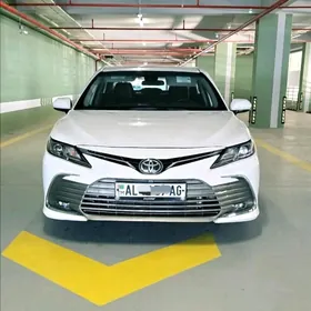 Toyota Camry 2021