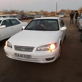 Toyota Camry 2000