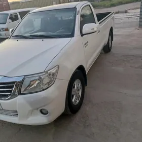 Toyota Hilux 2015