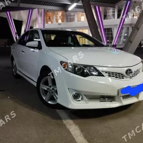 Toyota Camry 2014