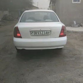 Daewoo Nubira 1998