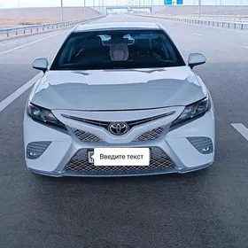 Toyota Camry 2018