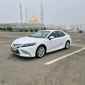 Toyota Camry 2021