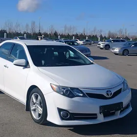 Toyota Camry 2014