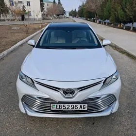 Toyota Camry 2018