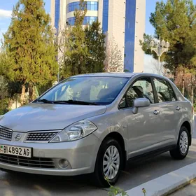 Nissan Tiida 2006