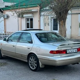 Toyota Camry 2001