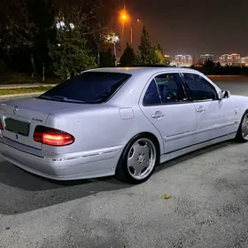 Mercedes-Benz E320 2000