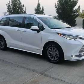 Toyota Sienna 2021