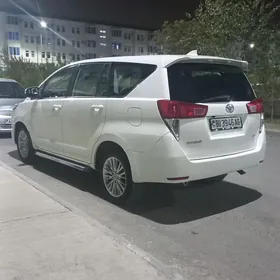 Toyota Innova 2019