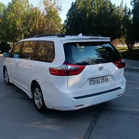 Toyota Sienna 2020