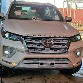 Toyota Fortuner 2024