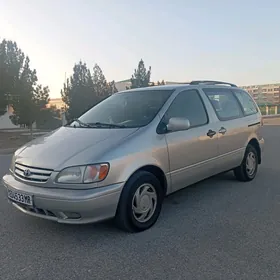 Toyota Sienna 2002