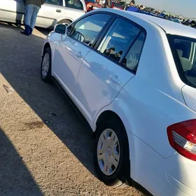 Nissan Versa 2010