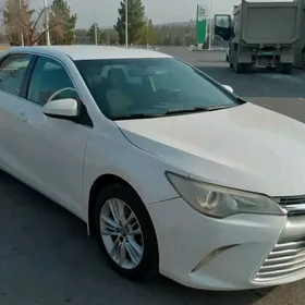 Toyota Camry 2017