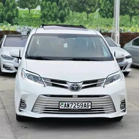 Toyota Sienna 2017