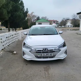 Hyundai Elantra 2019