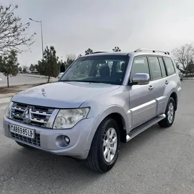 Mitsubishi Pajero 2012