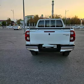 Toyota Hilux 2023