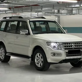 Mitsubishi Pajero 2020