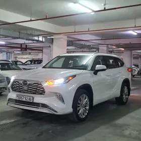 Toyota Highlander 2021