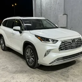 Toyota Highlander 2021