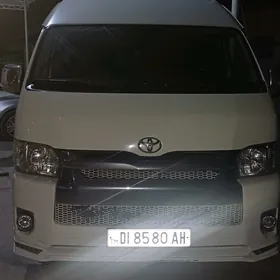 Toyota Hiace 2016