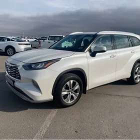 Toyota Highlander 2020