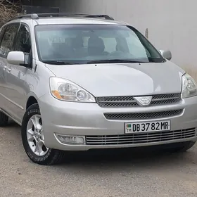 Toyota Sienna 2004