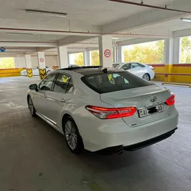 Toyota Camry 2018