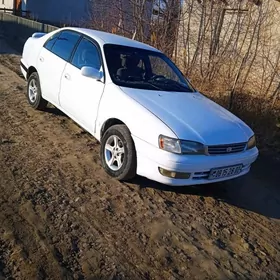 Toyota Corona 1995