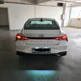 Hyundai Elantra 2021