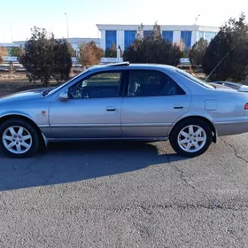 Toyota Camry 2000