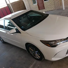 Toyota Camry 2017