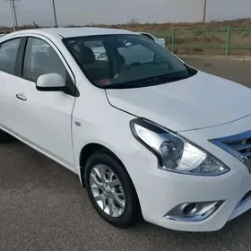 Nissan Versa 2020